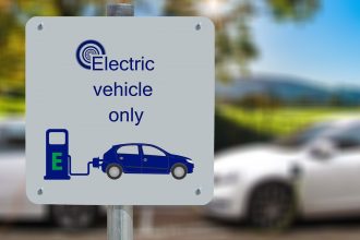 Location de borne de recharge : une vraie alternative à l'achat pour les entreprises ?